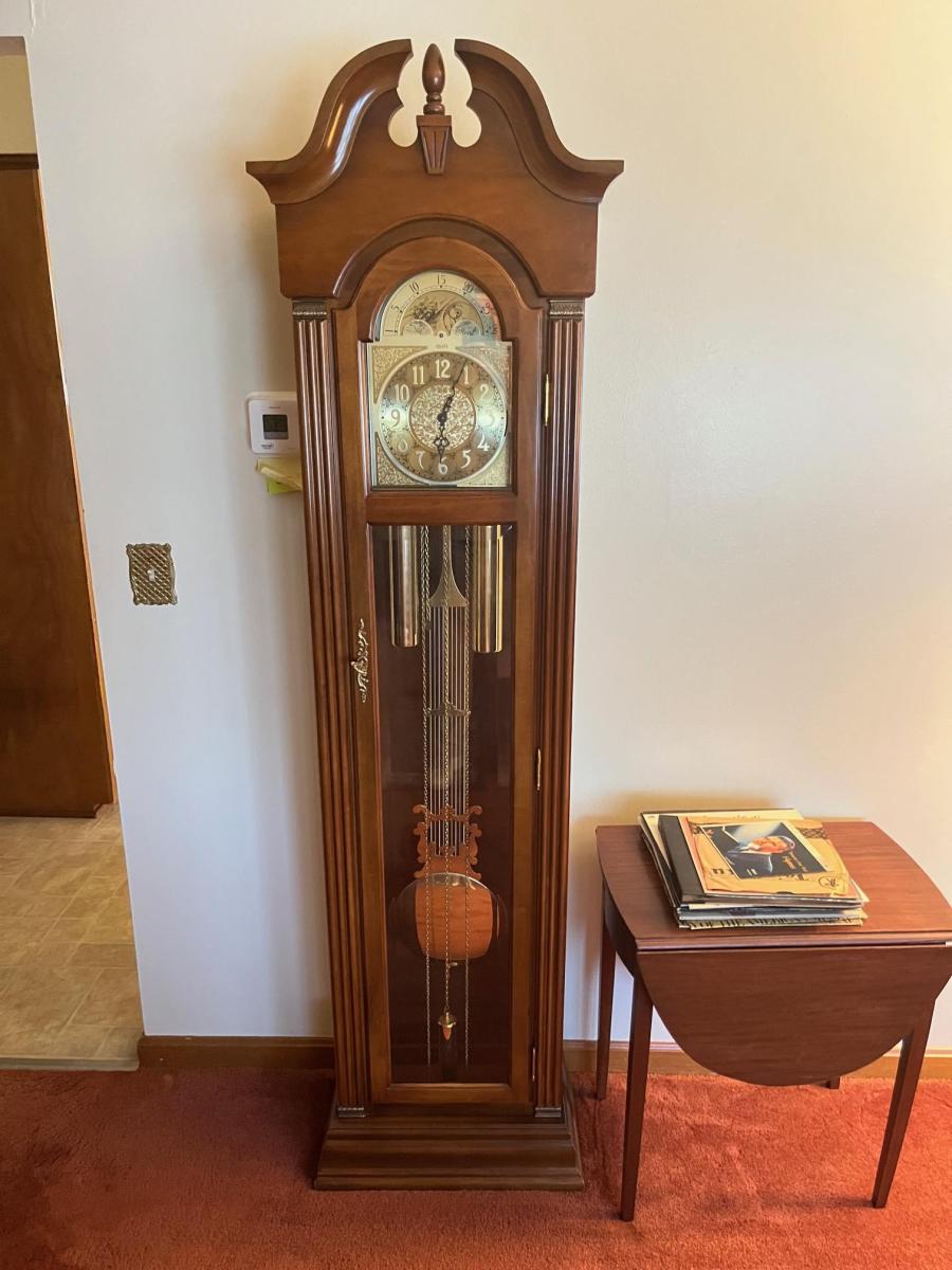 CENTRALLY LOCATED HENDERSON HOME Gallery Kurtz Auction & Realty Co.