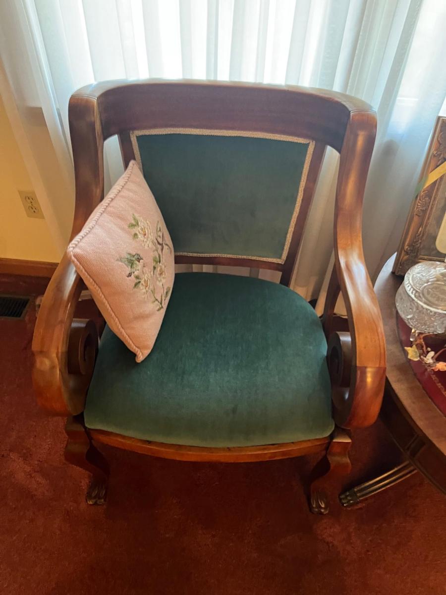 CENTRALLY LOCATED HENDERSON HOME Gallery Kurtz Auction & Realty Co.