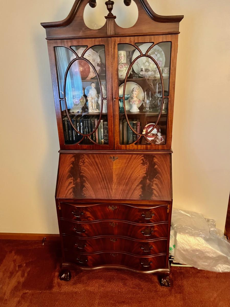 CENTRALLY LOCATED HENDERSON HOME Gallery Kurtz Auction & Realty Co.