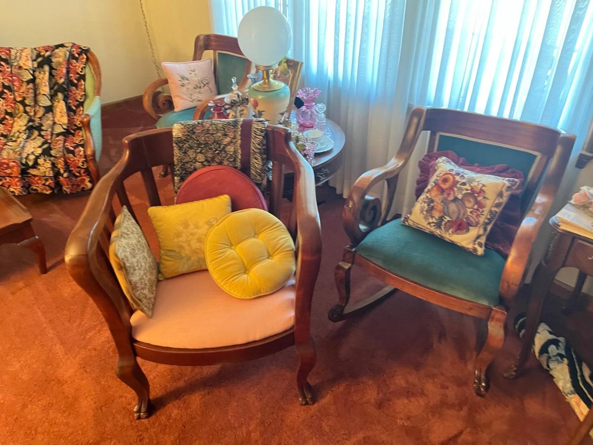 CENTRALLY LOCATED HENDERSON HOME Gallery Kurtz Auction & Realty Co.