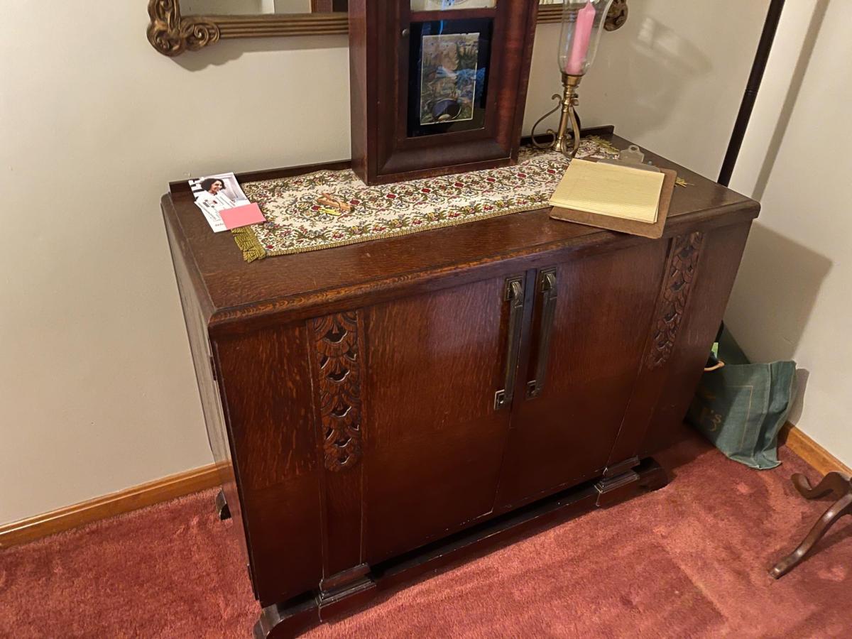 CENTRALLY LOCATED HENDERSON HOME Gallery Kurtz Auction & Realty Co.